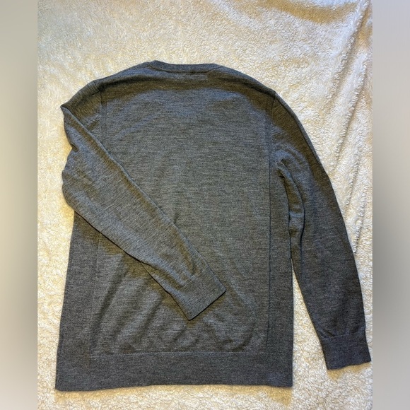 Men’s Express V-neck Merino Wool Blend Sweater - Picture 4 of 4